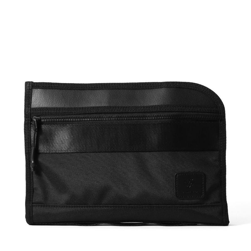 トラベルオーガナイザーの正面（ブラック）